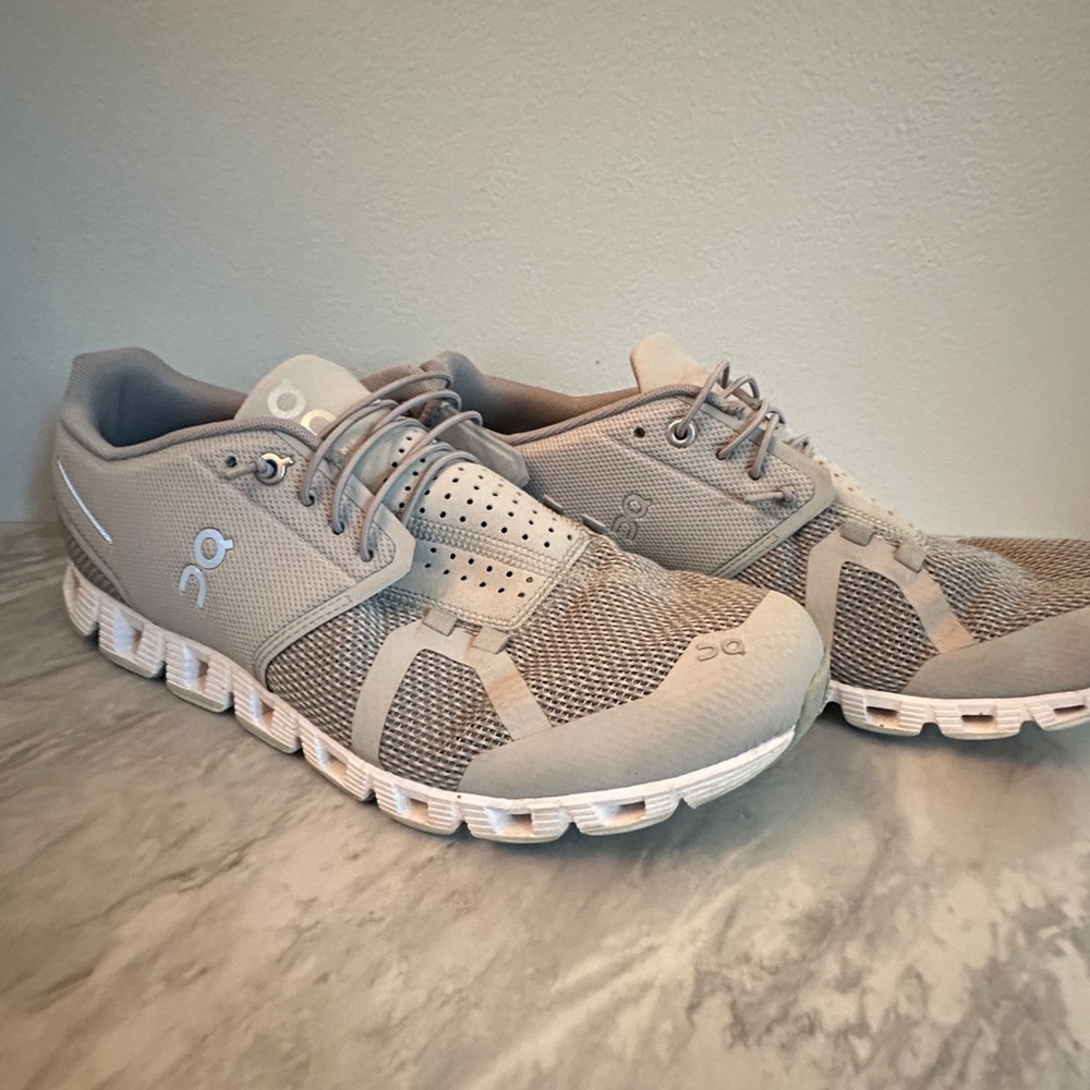 On Running Cloud Sneakers – Men’s Size 10
